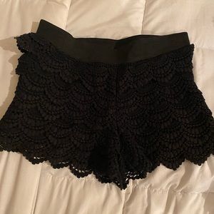 Forever 21 Black Shorts Size Medium